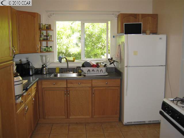 30 NICHOLL AVE, RICHMOND, California 94801-3919, ,Comm Ri Multi-units 5+,For Sale,NICHOLL AVE,40474277