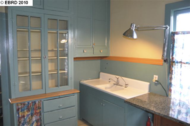 4327 ESSEX ST, EMERYVILLE, California 94608-3321, ,Comm Ri Multi-units 5+,For Sale,ESSEX ST,40475885