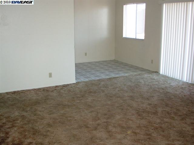 6106 HILTON ST, OAKLAND, California 94605-1445, ,Comm Ri Multi-units 5+,For Sale,HILTON ST,40481662