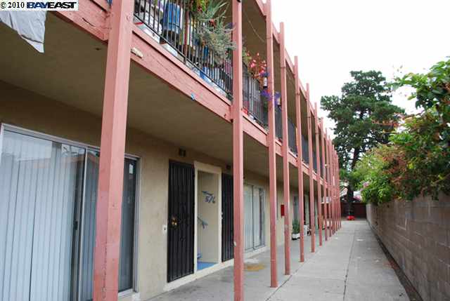 6108 HILTON ST, OAKLAND, California 94605-1445, ,Comm Ri Multi-units 5+,For Sale,HILTON ST,40481689