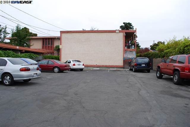 6108 HILTON ST, OAKLAND, California 94605-1445, ,Comm Ri Multi-units 5+,For Sale,HILTON ST,40481689