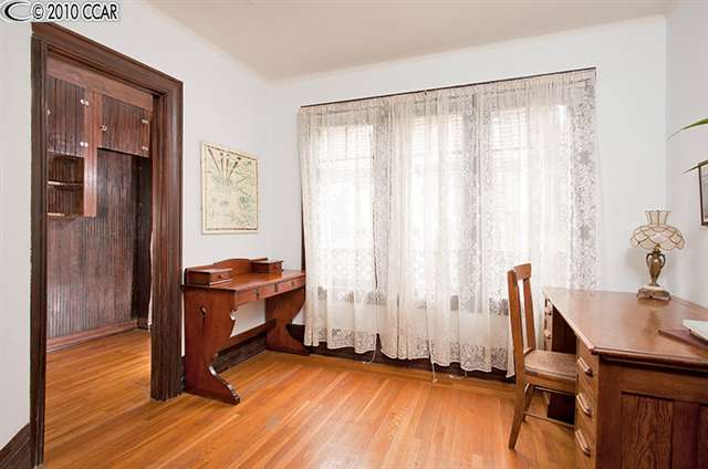 2610 College Ave, BERKELEY, California 94704-3407, ,Comm Ri Multi-units 5+,For Sale,College Ave,40482816