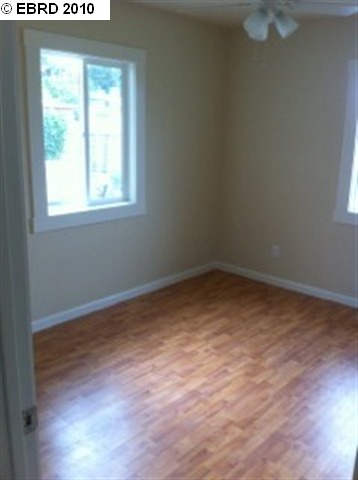 3009 MacArthur, OAKLAND, California 94602, ,Comm Ri Multi-units 5+,For Sale,MacArthur,40489983