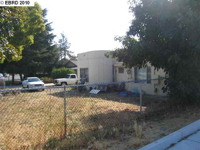 6 Railroad Av, RODEO, California 94547, ,Comm Ri Multi-units 5+,For Sale,Railroad Av,40495035