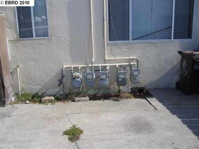 6 Railroad Av, RODEO, California 94547, ,Comm Ri Multi-units 5+,For Sale,Railroad Av,40495035