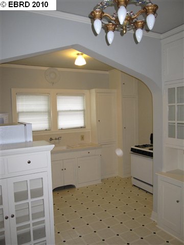 4423 Edgewood Avenue, OAKLAND, California 94606, ,Comm Ri Multi-units 5+,For Sale,Edgewood Avenue,40502149