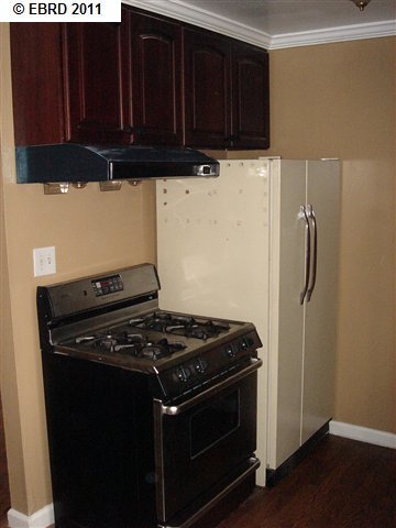 25 MOSS AVE, OAKLAND, California 94610-1314, ,Comm Ri Multi-units 5+,For Sale,MOSS AVE,40507274