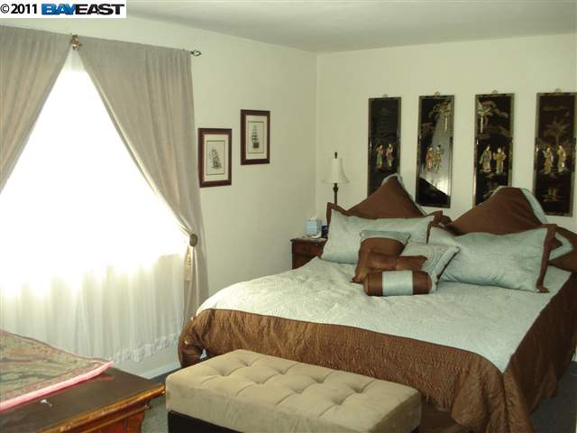21825 Thelma Street, HAYWARD, California 94541, ,Comm Ri Multi-units 5+,For Sale,Thelma Street,40512694