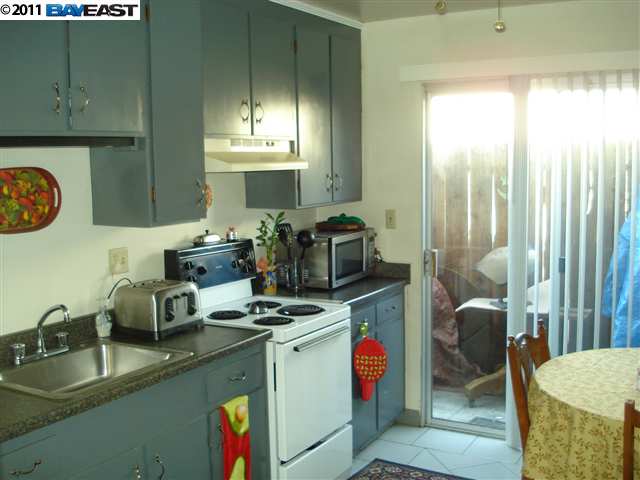 21825 Thelma Street, HAYWARD, California 94541, ,Comm Ri Multi-units 5+,For Sale,Thelma Street,40512694