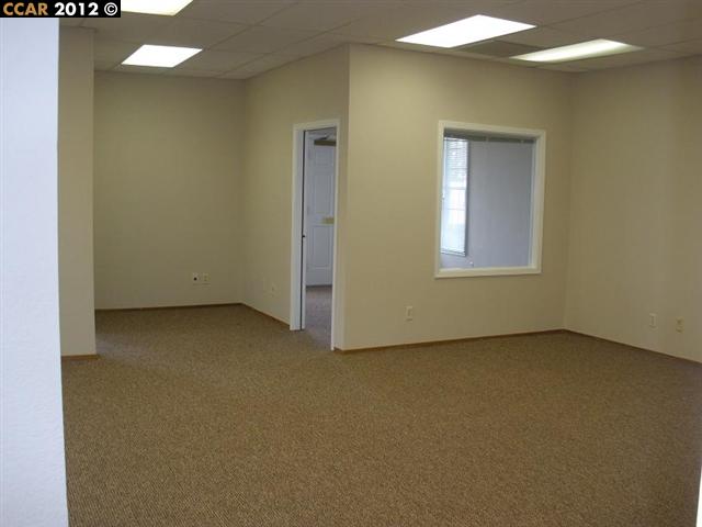 1866 CLAYTON RD #101, CONCORD, California 94520-2514, ,Comm Industrial For Lease,For Rent,CLAYTON RD #101,40937355