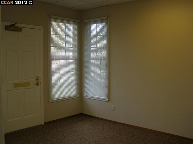 1866 CLAYTON RD #101, CONCORD, California 94520-2514, ,Comm Industrial For Lease,For Rent,CLAYTON RD #101,40937355