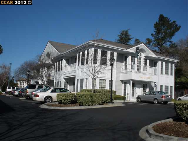 1866 CLAYTON RD #105, CONCORD, California 94520-2514, ,Comm Industrial For Lease,For Rent,CLAYTON RD #105,40937385