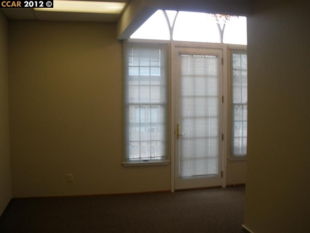 1866 CLAYTON RD #202, CONCORD, California 94520-2514, ,Comm Industrial For Lease,For Rent,CLAYTON RD #202,40937415