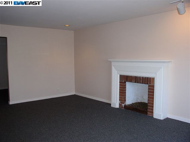 22179 REDWOOD RD, CASTRO VALLEY, California 94546-7107, ,Comm Industrial For Lease,For Rent,REDWOOD RD,40937445