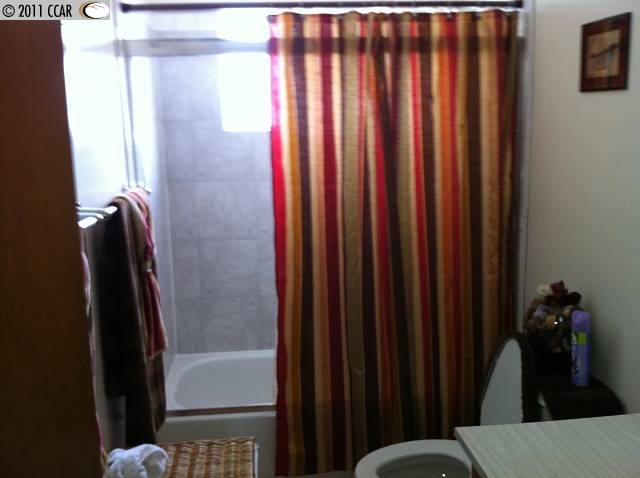 3810 REDDING ST, OAKLAND, California 94619-1324, ,Comm Ri Multi-units 5+,For Sale,REDDING ST,40521215