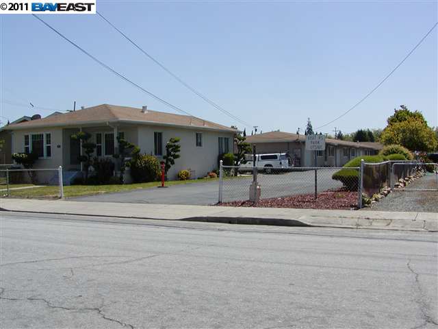 563 LAUREL AVE, HAYWARD, California 94541-3826, ,Comm Ri Multi-units 5+,For Sale,LAUREL AVE,40522014