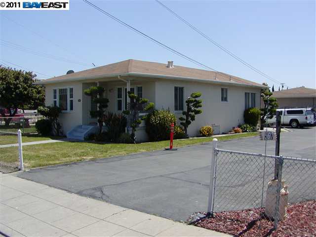 563 LAUREL AVE, HAYWARD, California 94541-3826, ,Comm Ri Multi-units 5+,For Sale,LAUREL AVE,40522014
