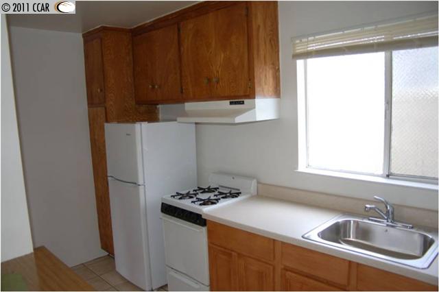 3050 FRUITVALE AVE, OAKLAND, California 94602-2160, ,Comm Ri Multi-units 5+,For Sale,FRUITVALE AVE,40522024