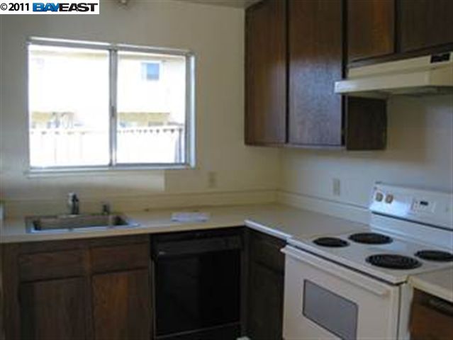 1051 BLUEBELL DR, LIVERMORE, California 94551-1331, ,Comm Ri Multi-units 5+,For Sale,BLUEBELL DR,40523151