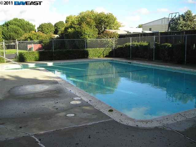 1051 BLUEBELL DR, LIVERMORE, California 94551-1331, ,Comm Ri Multi-units 5+,For Sale,BLUEBELL DR,40523151