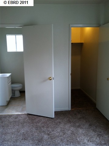 1628 38TH AVE, OAKLAND, California 94601-3555, ,Comm Ri Multi-units 5+,For Sale,38TH AVE,40524601