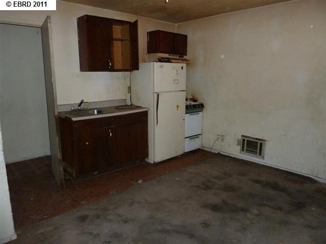 2119 NEVIN AVE, RICHMOND, California 94801-3377, ,Comm Ri Multi-units 5+,For Sale,NEVIN AVE,40526377