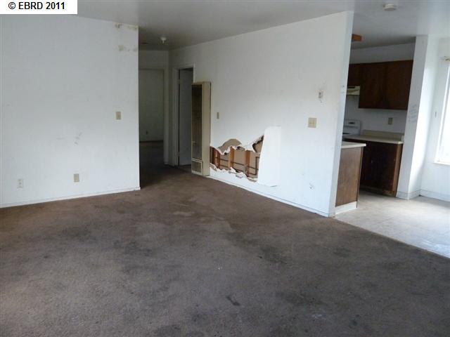 2119 NEVIN AVE, RICHMOND, California 94801-3377, ,Comm Ri Multi-units 5+,For Sale,NEVIN AVE,40526377