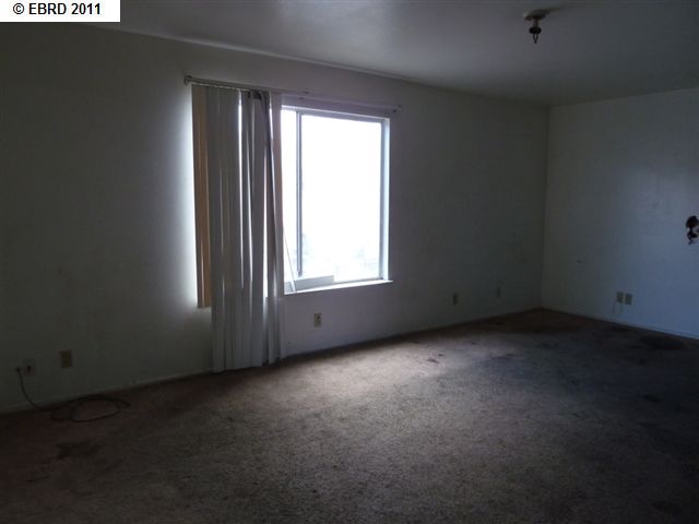 2119 NEVIN AVE, RICHMOND, California 94801-3377, ,Comm Ri Multi-units 5+,For Sale,NEVIN AVE,40526377
