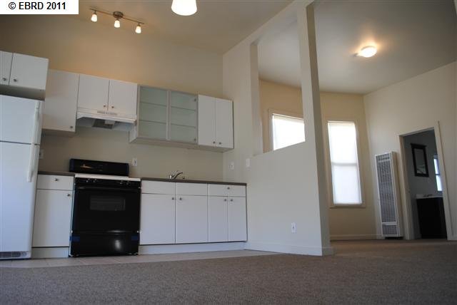830 MILTON ST, OAKLAND, California 94607-3446, ,Comm Ri Multi-units 5+,For Sale,MILTON ST,40530742