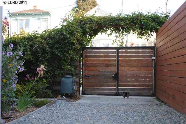 830 MILTON ST, OAKLAND, California 94607-3446, ,Comm Ri Multi-units 5+,For Sale,MILTON ST,40530742