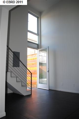 830 MILTON ST, OAKLAND, California 94607-3446, ,Comm Ri Multi-units 5+,For Sale,MILTON ST,40530742