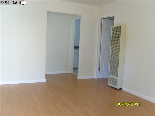 1244 Ashby Ave, BERKELEY, California 94702-2402, ,Comm Ri Multi-units 5+,For Sale,Ashby Ave,40531673