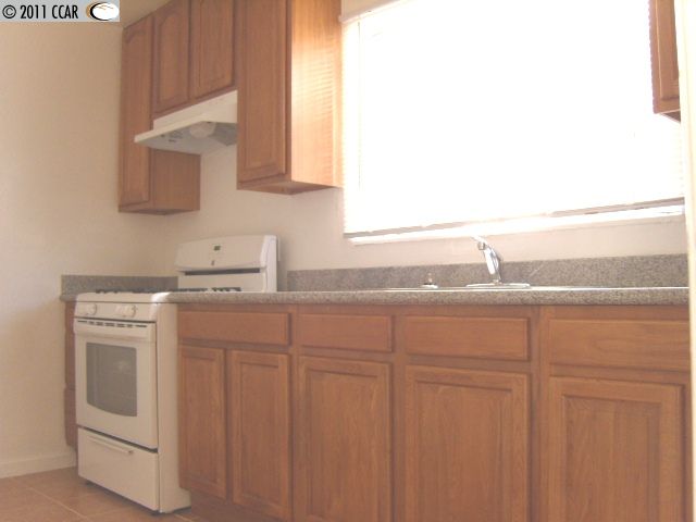 1244 Ashby Ave, BERKELEY, California 94702-2402, ,Comm Ri Multi-units 5+,For Sale,Ashby Ave,40531673