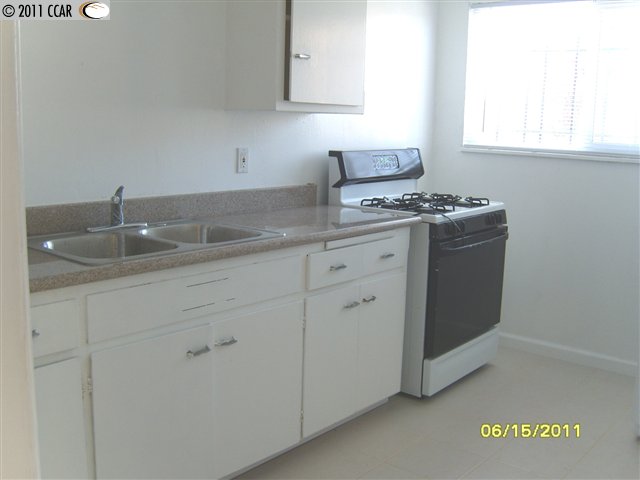 1244 Ashby Ave, BERKELEY, California 94702-2402, ,Comm Ri Multi-units 5+,For Sale,Ashby Ave,40531673