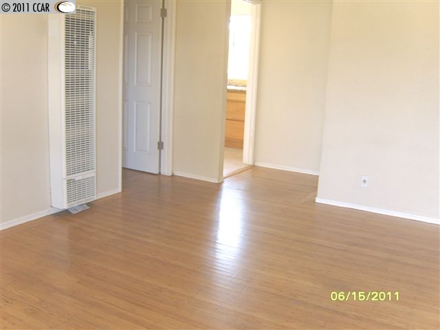 1244 Ashby Ave, BERKELEY, California 94702-2402, ,Comm Ri Multi-units 5+,For Sale,Ashby Ave,40531673