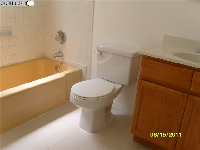 1244 Ashby Ave, BERKELEY, California 94702-2402, ,Comm Ri Multi-units 5+,For Sale,Ashby Ave,40531673