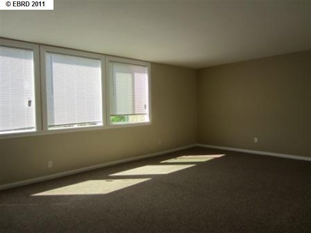 271 JAYNE AVE, OAKLAND, California 94610-4334, ,Comm Ri Multi-units 5+,For Sale,JAYNE AVE,40535026