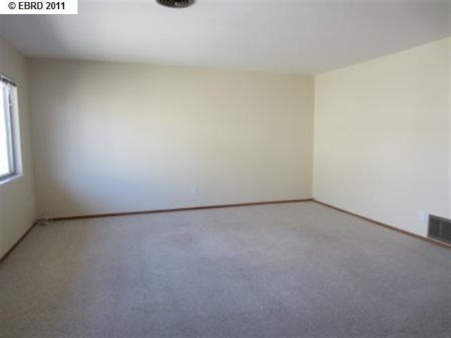 271 JAYNE AVE, OAKLAND, California 94610-4334, ,Comm Ri Multi-units 5+,For Sale,JAYNE AVE,40535026