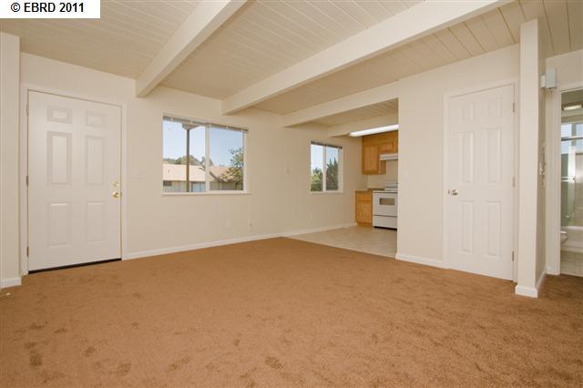 5272 RIVERSIDE AVE, SAN PABLO, California 94806-4042, ,Comm Ri Multi-units 5+,For Sale,RIVERSIDE AVE,40545153