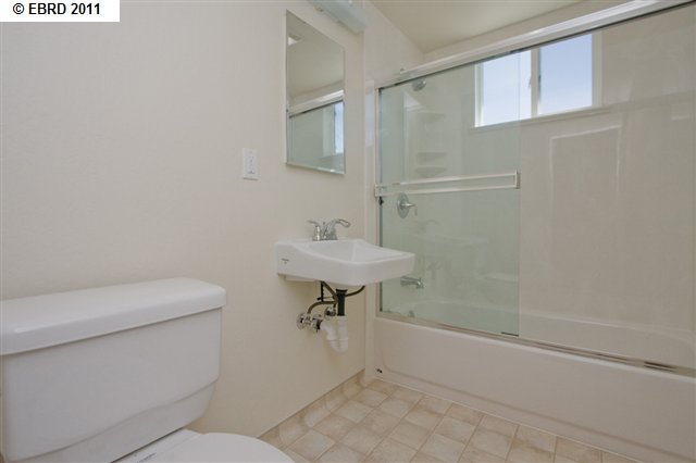 5272 RIVERSIDE AVE, SAN PABLO, California 94806-4042, ,Comm Ri Multi-units 5+,For Sale,RIVERSIDE AVE,40545153