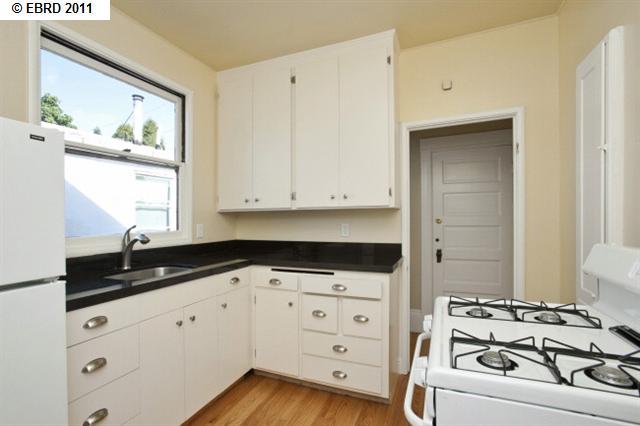 2745 HILLEGASS AVE, BERKELEY, California 94705-1206, ,Comm Ri Multi-units 5+,For Sale,HILLEGASS AVE,40547424