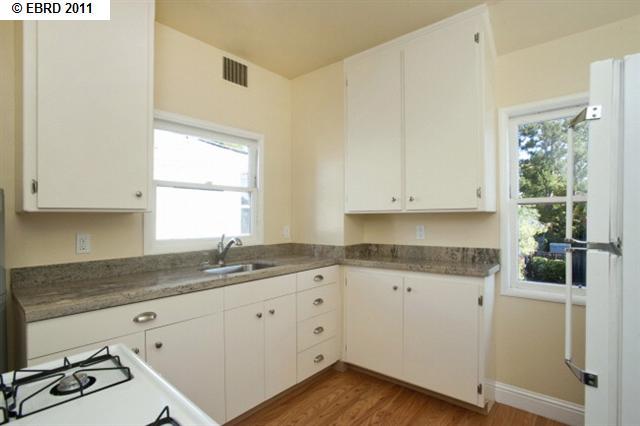 2745 HILLEGASS AVE, BERKELEY, California 94705-1206, ,Comm Ri Multi-units 5+,For Sale,HILLEGASS AVE,40547424