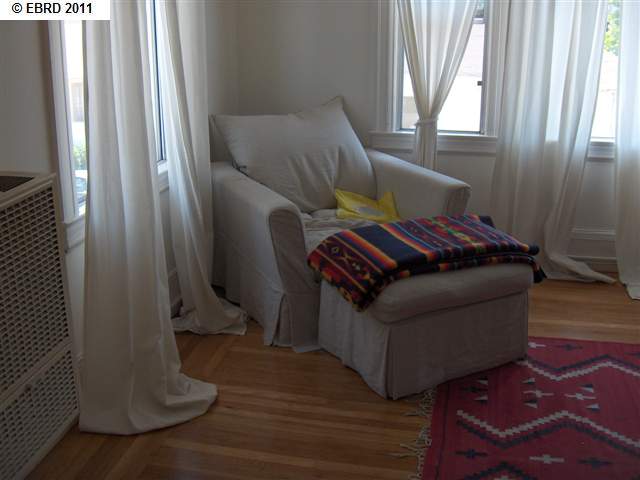 3803 MANILA AVE, OAKLAND, California 94609-2621, ,Comm Ri Multi-units 5+,For Sale,MANILA AVE,40548232