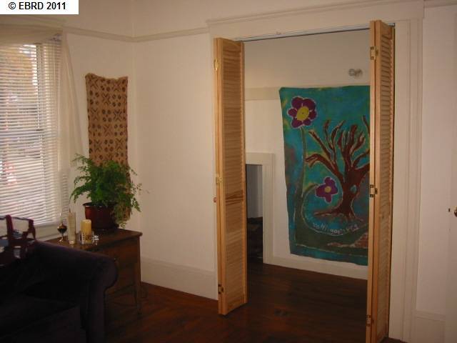 3803 MANILA AVE, OAKLAND, California 94609-2621, ,Comm Ri Multi-units 5+,For Sale,MANILA AVE,40548232
