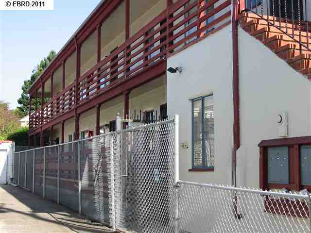 650 ALCATRAZ AVE, OAKLAND, California 94609-1006, ,Comm Ri Multi-units 5+,For Sale,ALCATRAZ AVE,40548498