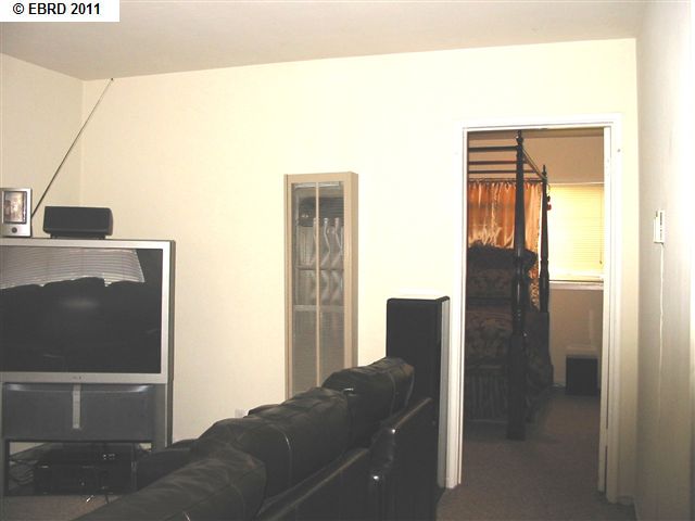 650 ALCATRAZ AVE, OAKLAND, California 94609-1006, ,Comm Ri Multi-units 5+,For Sale,ALCATRAZ AVE,40548498