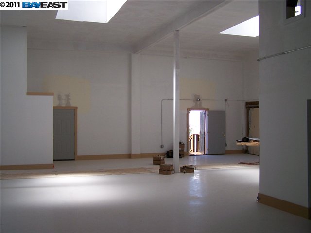 2154 SAN PABLO AVE, BERKELEY, California 94702-1828, ,Comm Industrial For Lease,For Rent,SAN PABLO AVE,40937833