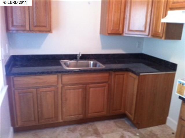 9326 BANCROFT AVE, OAKLAND, California 94603-1841, ,Comm Ri Multi-units 5+,For Sale,BANCROFT AVE,40553348