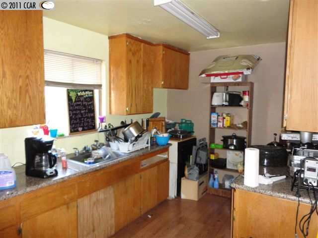 2825 82ND AVE, OAKLAND, California 94605-3510, ,Comm Ri Multi-units 5+,For Sale,82ND AVE,40559273