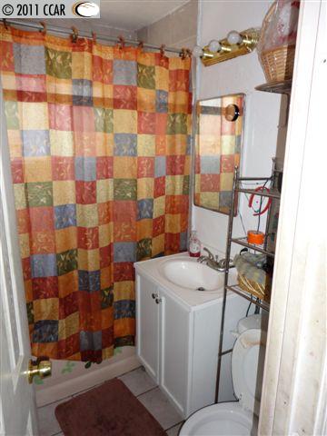 2825 82ND AVE, OAKLAND, California 94605-3510, ,Comm Ri Multi-units 5+,For Sale,82ND AVE,40559273